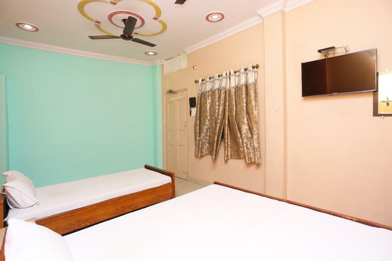 Spot On 45585 Hotel Aakash Ganga 바라나시 외부 사진