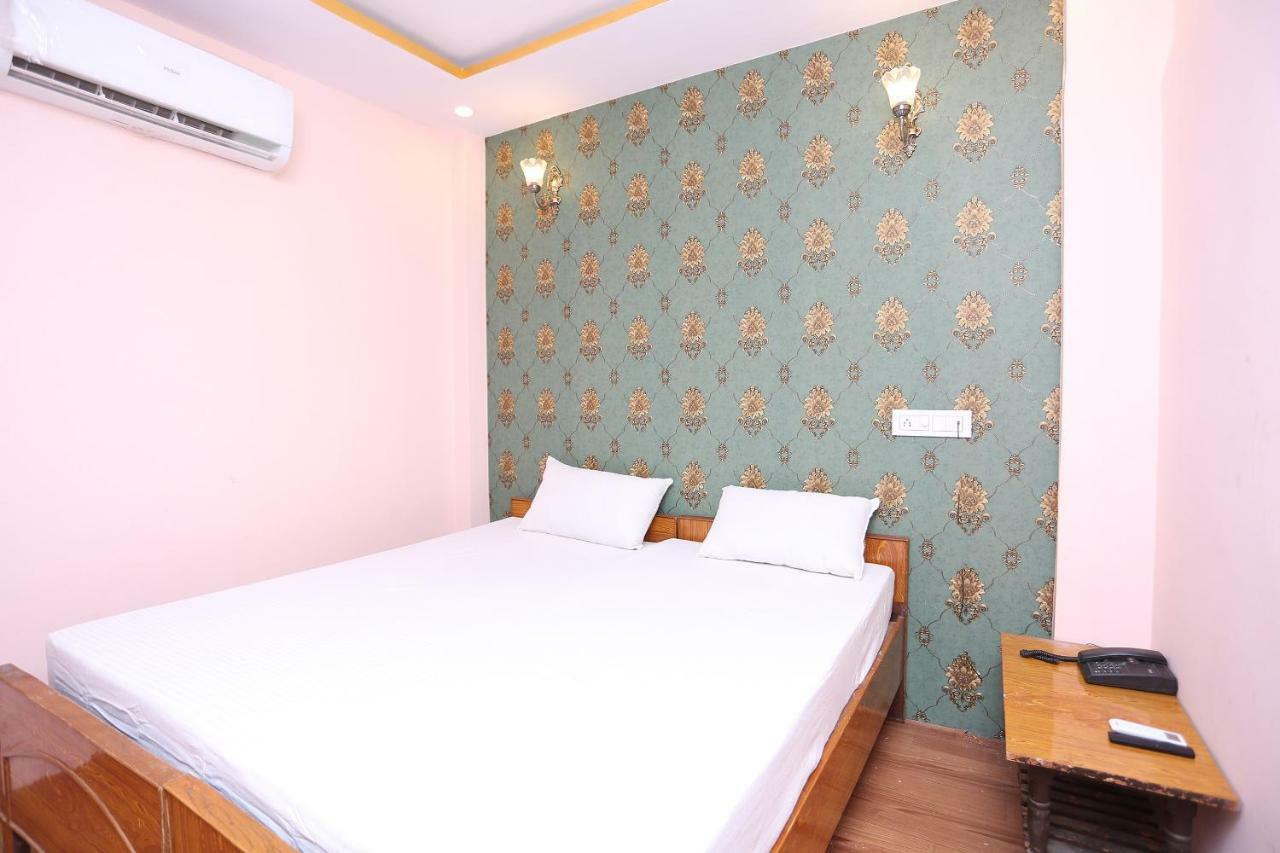 Spot On 45585 Hotel Aakash Ganga 바라나시 외부 사진
