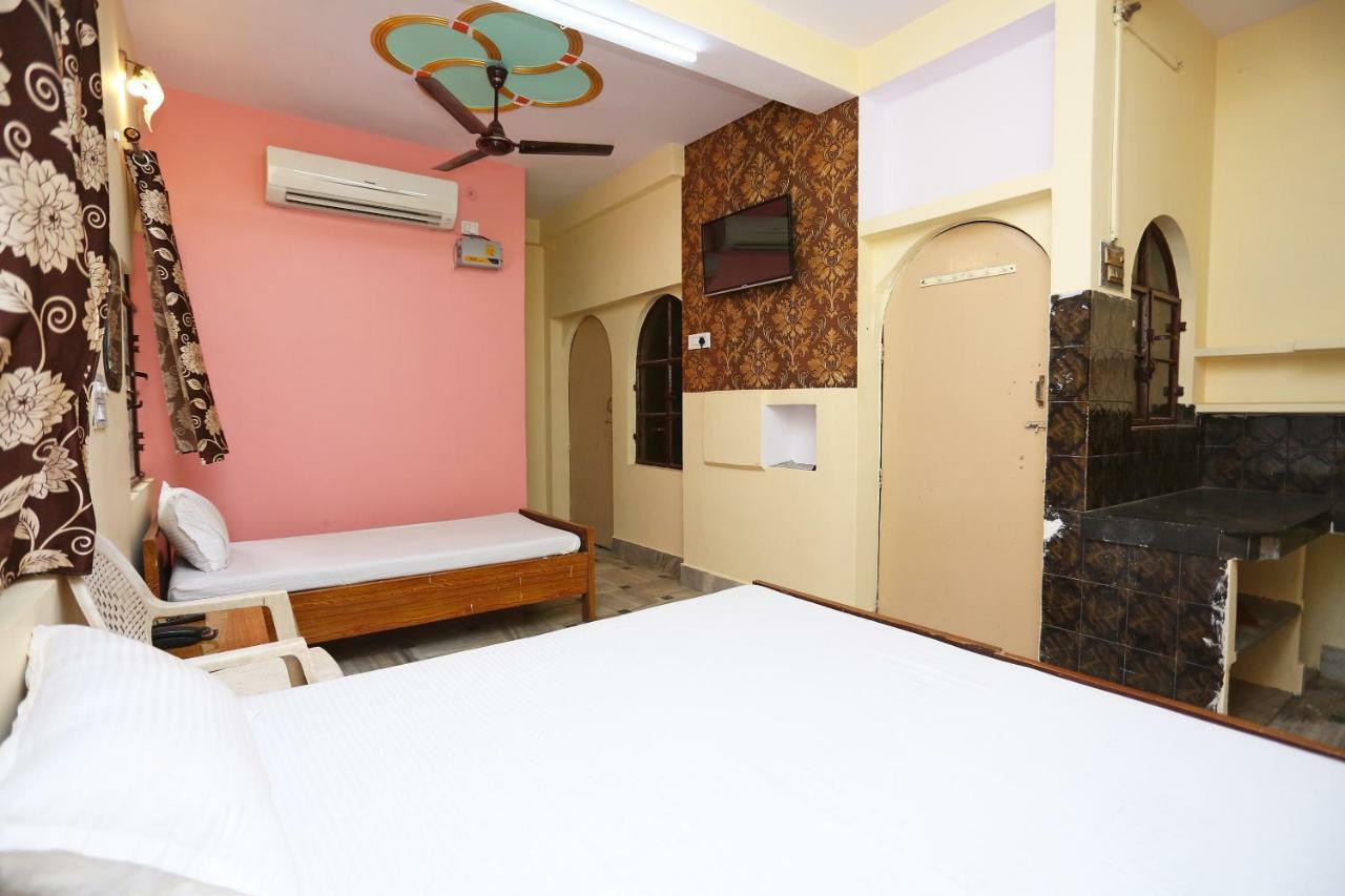 Spot On 45585 Hotel Aakash Ganga 바라나시 외부 사진