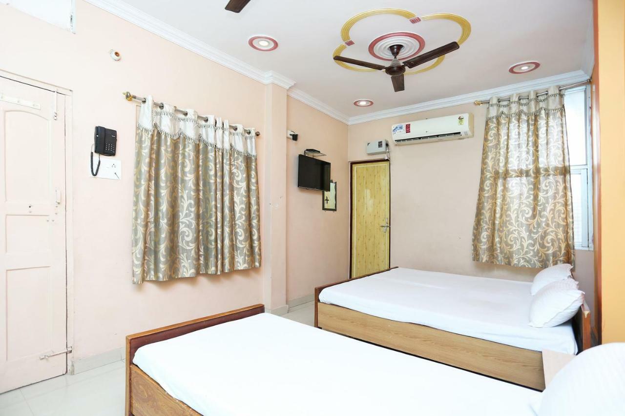 Spot On 45585 Hotel Aakash Ganga 바라나시 외부 사진