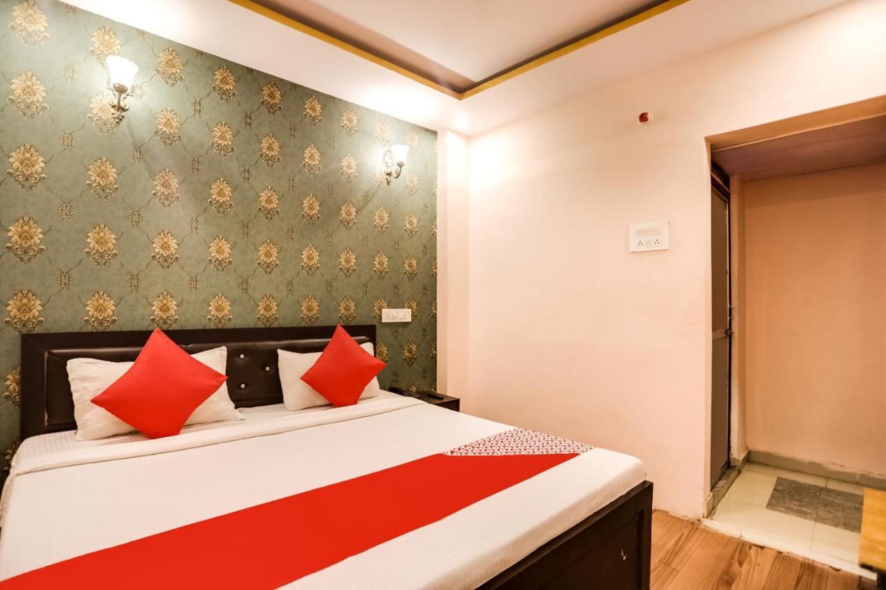 Spot On 45585 Hotel Aakash Ganga 바라나시 외부 사진