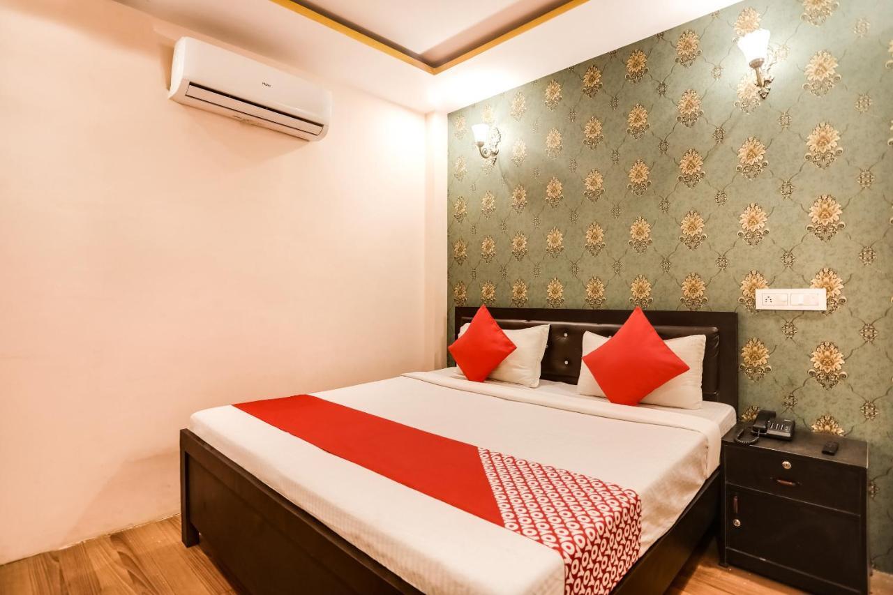 Spot On 45585 Hotel Aakash Ganga 바라나시 외부 사진