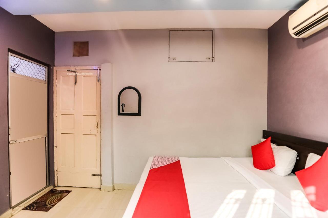 Spot On 45585 Hotel Aakash Ganga 바라나시 외부 사진