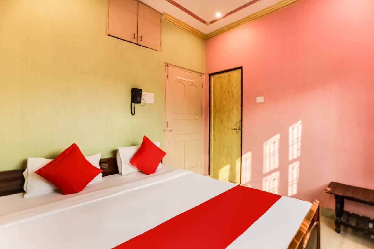 Spot On 45585 Hotel Aakash Ganga 바라나시 외부 사진